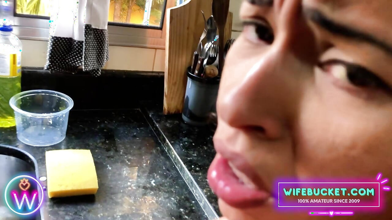 Wifebucket Amateurs - We were in the kitchen to fix breakfast, but ended up fucking