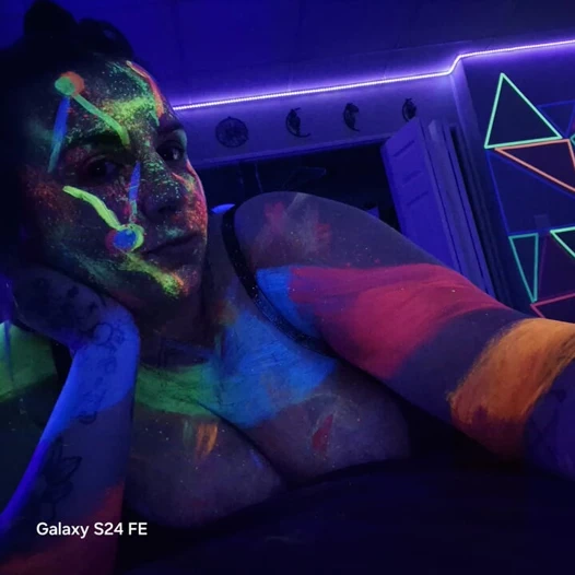 Üvey erkek kardeşinin sikini emiyor