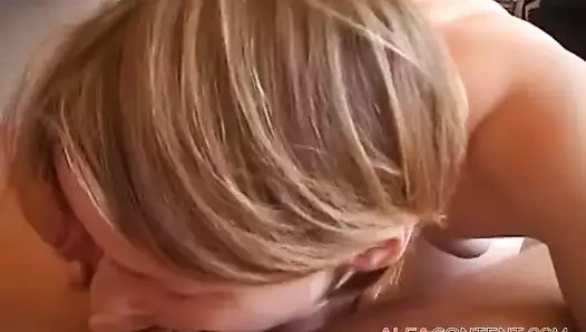 Sevimli İngiliz bebek üfleme çük