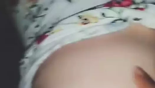 Miss kitty'nin yeni oyuncağı