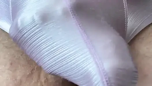 Paskalya sepetini doldurmasını istiyor