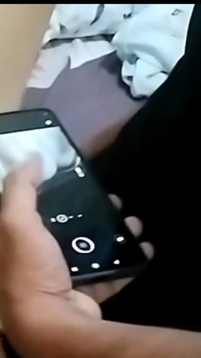 Karım kremsi amında vibratör denemek istiyor. Yeni deneyen gerçek ev yapımı çift iyi hissettiriyor | Klip 2