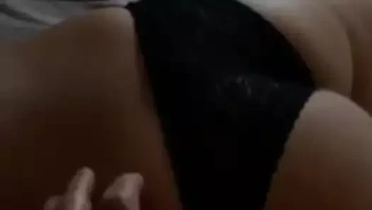 Siyah dantelli külotlu evli kadının götü