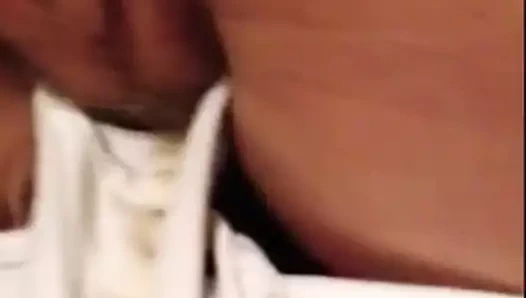 Beyaz tanga ile oynamak