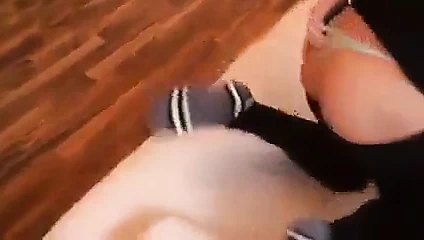 Deutsche Milf von jungen Mann gefickt