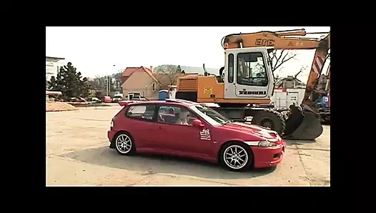 Sıkı amcıklı harika sarışın genç kız büyük yarakla sikiliyor ve ağzına boşalıyor