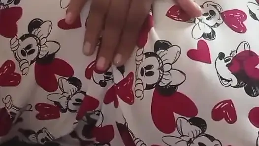 Sri Lankaanse vrouw verleidt haar partner via een videogesprek tot een orgasme, hou gewoon van grote borsten en nat poesje