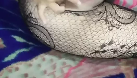 Karısı sevgilisini görüntülü görüşmede gösteriyor