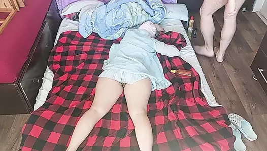 Hot couple, erotic massage with oil on body. Amateur wife gives me a handjob until I cum. Hot amateur couple, crazier