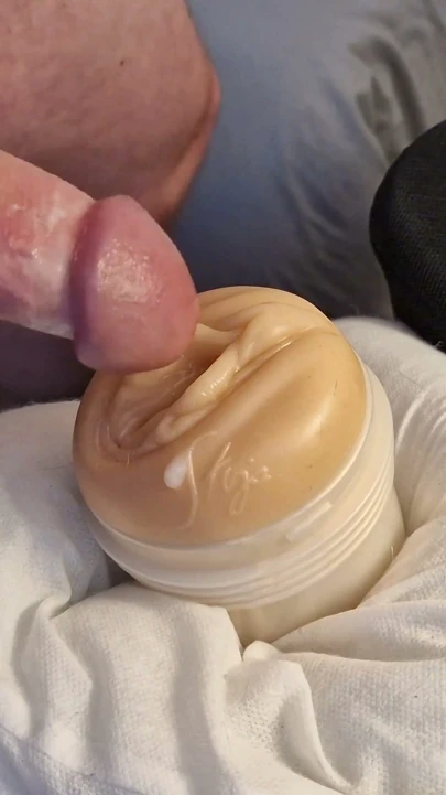 Büyük Beyaz Sik Fleshlight'ın İçine ve Üzerine Boşalana Kadar Sikiyor (İç Boşalma Boşalma Tiedtocum | Bölüm 1