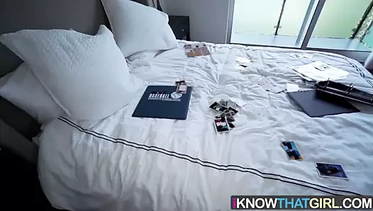 O kızı biliyorum - alex harper - babes kedi angr tarafından dövülerek