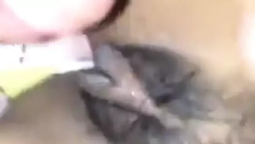 Evde erkek kardeşinin arkadaşı olan sevimli kız