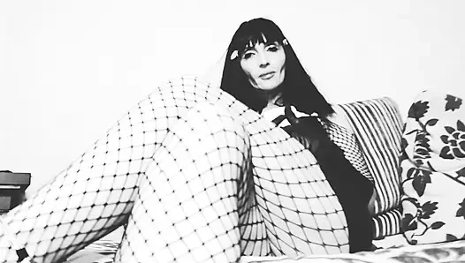 Yalnız sahibe bdsm takma yarak büyük zenci yarağı lateks orta yaşlı seksi kadın siyah beyaz