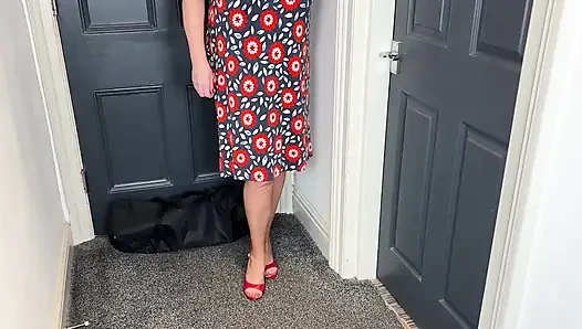 Vgq27 teyze Sandra bir gece dışarıda geçirdikten sonra soyunuyor