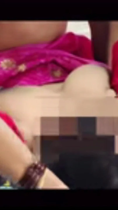 Desi Hintli Bhabhi Ko Lal Sari Mein Jabarjat Choda Hai _ Seksi Sıcak Film | Klip 2