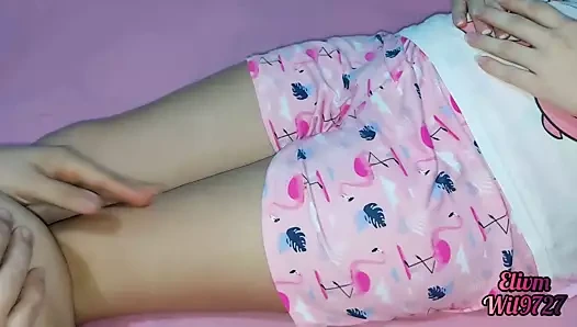 Üvey kardeşim ilk kez pantolonunu indirmeme izin veriyor