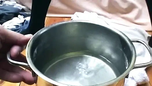 Sarışın kadının vücuduna taze döl yayıyor