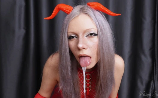 Sukkübus Dragon'dan litrede sperm emiyor - Derin boğaz!