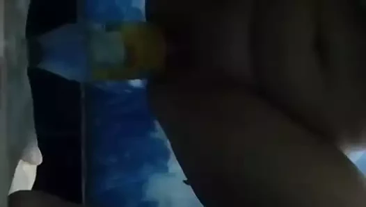 Şişe lanet sert.. büyük kedi