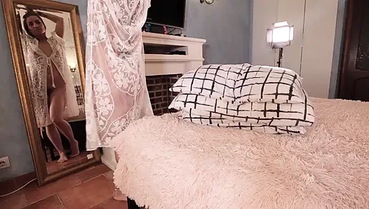 Büyük yarağını düşünerek mastürbasyon yapıyorum [4k]