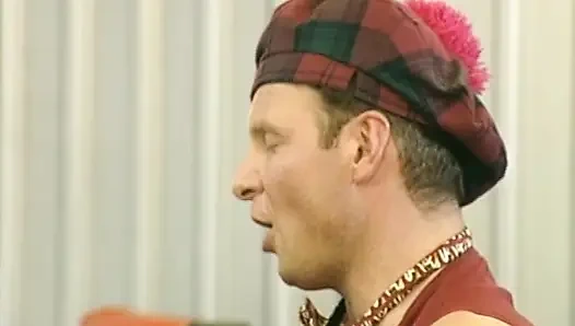 Motogp Alman kız salonda sikiliyor