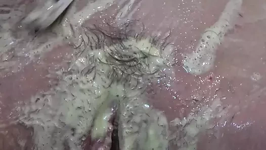 Kıllı amcık berbere gidiyor