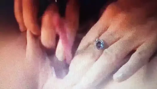 Moni götlü amcık fışkırtıyor yakın çekim