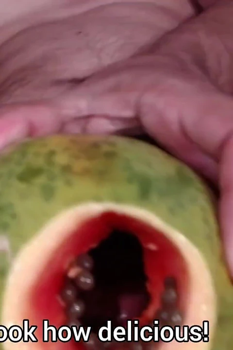 Meyve sikişinin yeni videosu. Papaya'nın sırası