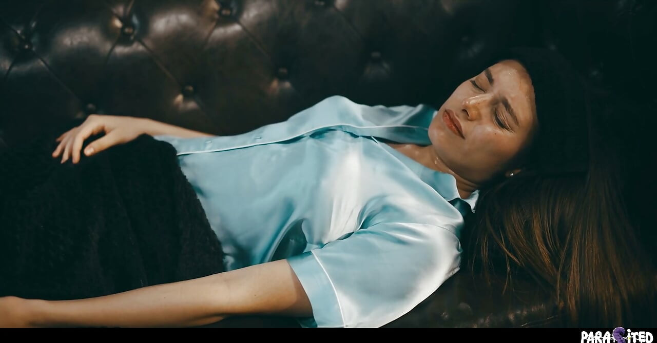 Parasite Ella Hughes Kızıl Lezdom Seks