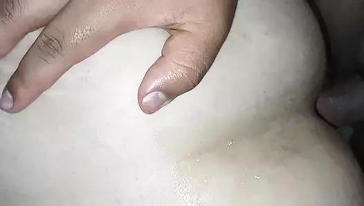 OLGUN VENEZÜELLALI BUNU KIÇINDAN SEVIYOR