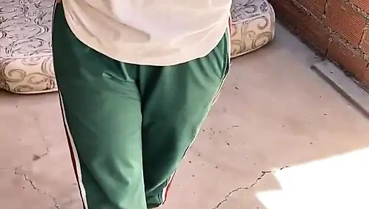 Tam Video Kız Öğrenci Okulda Çıplak Soyunuyor Ve Sınıf Arkadaşı Tarafından Sikiliyor