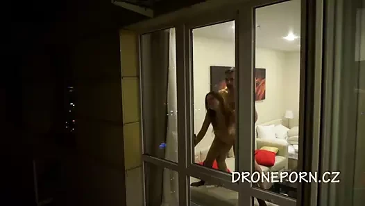 evde çift lanet - cam dışında