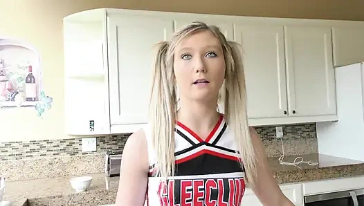 April Aniston su çeşmesi gibi yarağının dölünü içiyor!