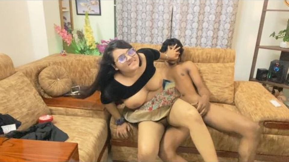 Sari giyerken Devar seni sikmek istiyor mu?