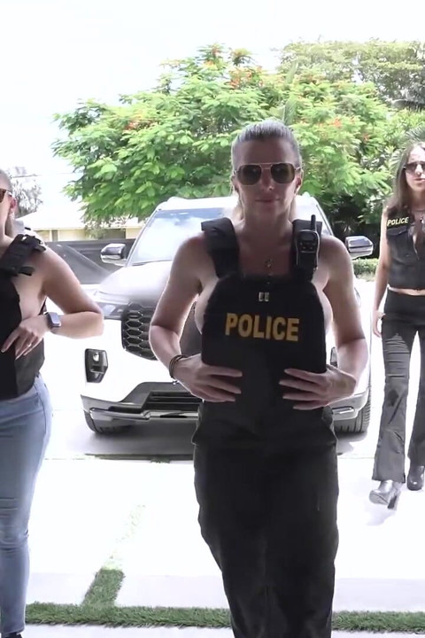 Beatcops'ta Cory Chase - ters anal grup seks