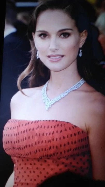 Natalie portman boşalıyor (1)