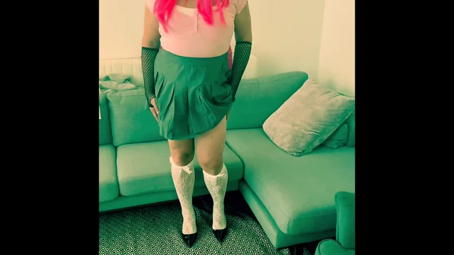 Хорошая сисси кончает в ее трусики