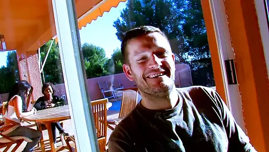 İki azgın sürtüğün güçlü amını sikiyor