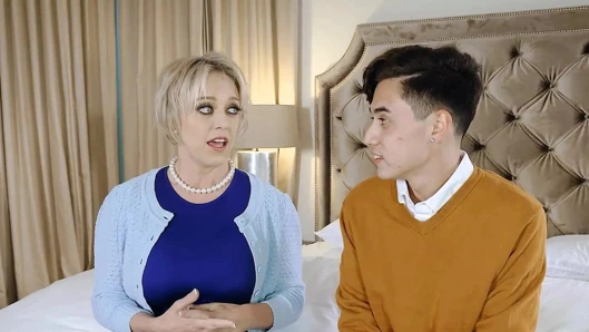 FamilyStrokes - Büyük Göğüslü Çaresiz Üvey Anne Dee Williams Üvey Oğluna Onu Hamile Bırakması İçin Yalvarıyor