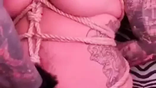 Metres rayne dalga geçiyor bbw sürtük rio ile ona değnek