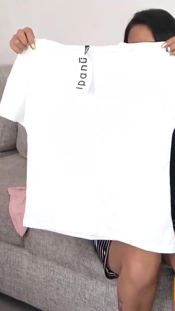 Знаковый момент из "Крошечная латинская тинка с порванными трусиками получает глубокий анальный трах!"