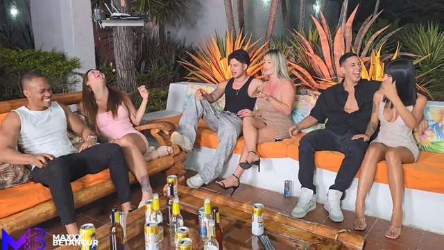 Бойфренд куколда трахает друга за спиной его подруги - Max Betancur и Гемарату Альварес