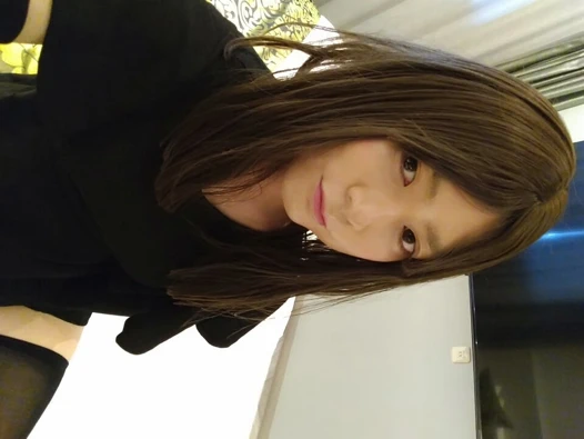 Asyalı travesti meme ucuna mastürbasyon yapıyor