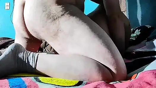 Komşum götünü patlatmayı seviyor