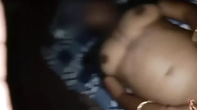 Karı koca seksi tarzda seksin tadını çıkarıyor