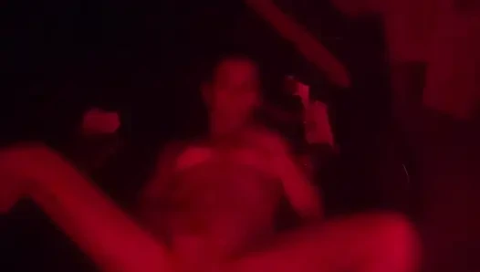 Komşuyla sikişiyor