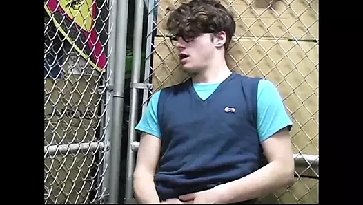 Heteroseksüel adam sikiliyor