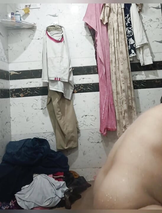 Priya bhabi tuvalet temiz videosu