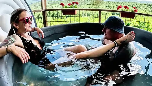 Su Kenarında Ibadet: Kraliçenin Rahatlama anı