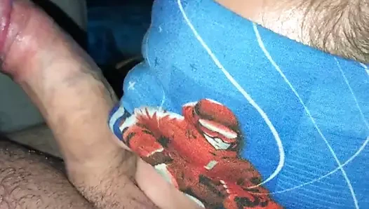 Film izlerken komşunun sikini emdi